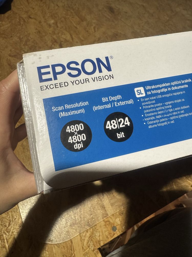 Skaner Epson Perfection V19