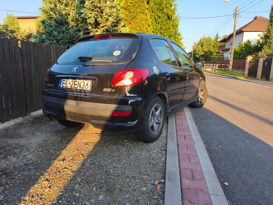 Peugeot 206+ Plus 5drzwi 1.4i 115tys/km Klima do jazdy niski przebieg