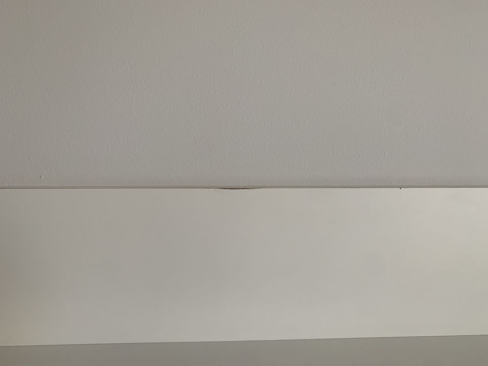 Półka ścienna biała