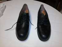 sapatos de homem pretos em pele grossa numero 41 ,43 e 45