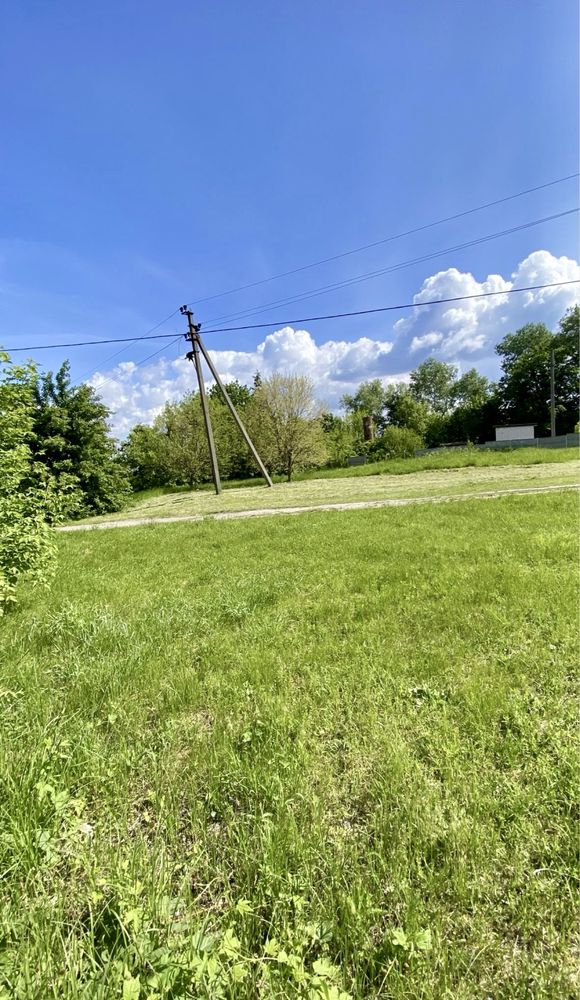 Комерція Інвестоб’єкт у центрі Ржищева: 460 м² + 26 соток,