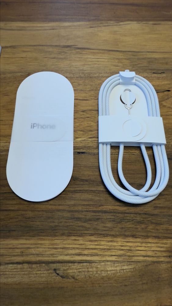 Pudełko iphone 16 pro max.