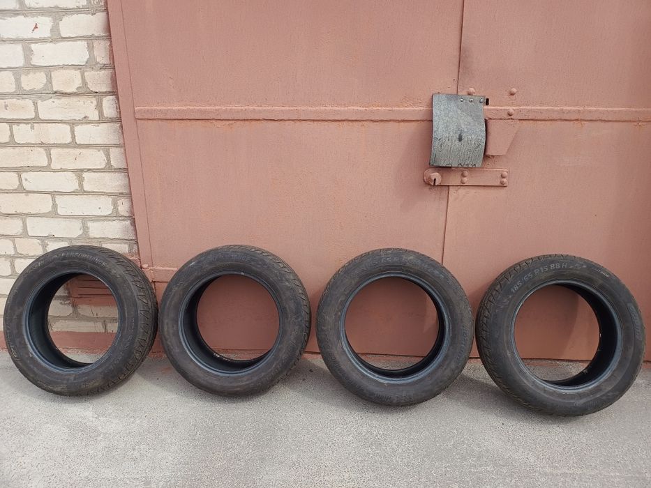Продам комплект зимней резины.