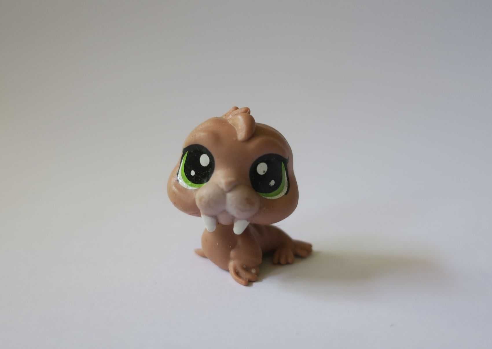 Figurka Littlest Pet Shop LPS mały mors dziecko baby Hasbro