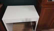 Białe biurko Ikea Micke 73x50