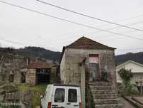 Moradia para restauro - Rua do Ribeiro - Vila Cova - Penafiel