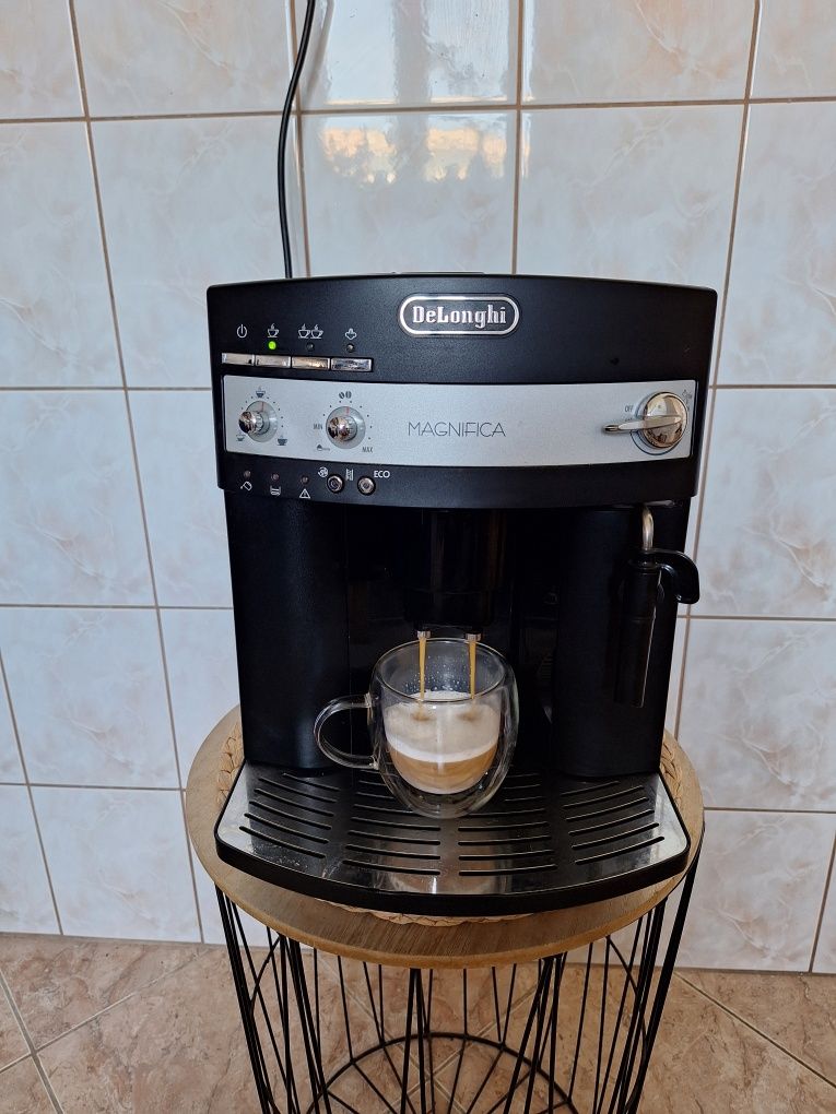 Ekspres De'Longhi ESAM3000.B EX.1
