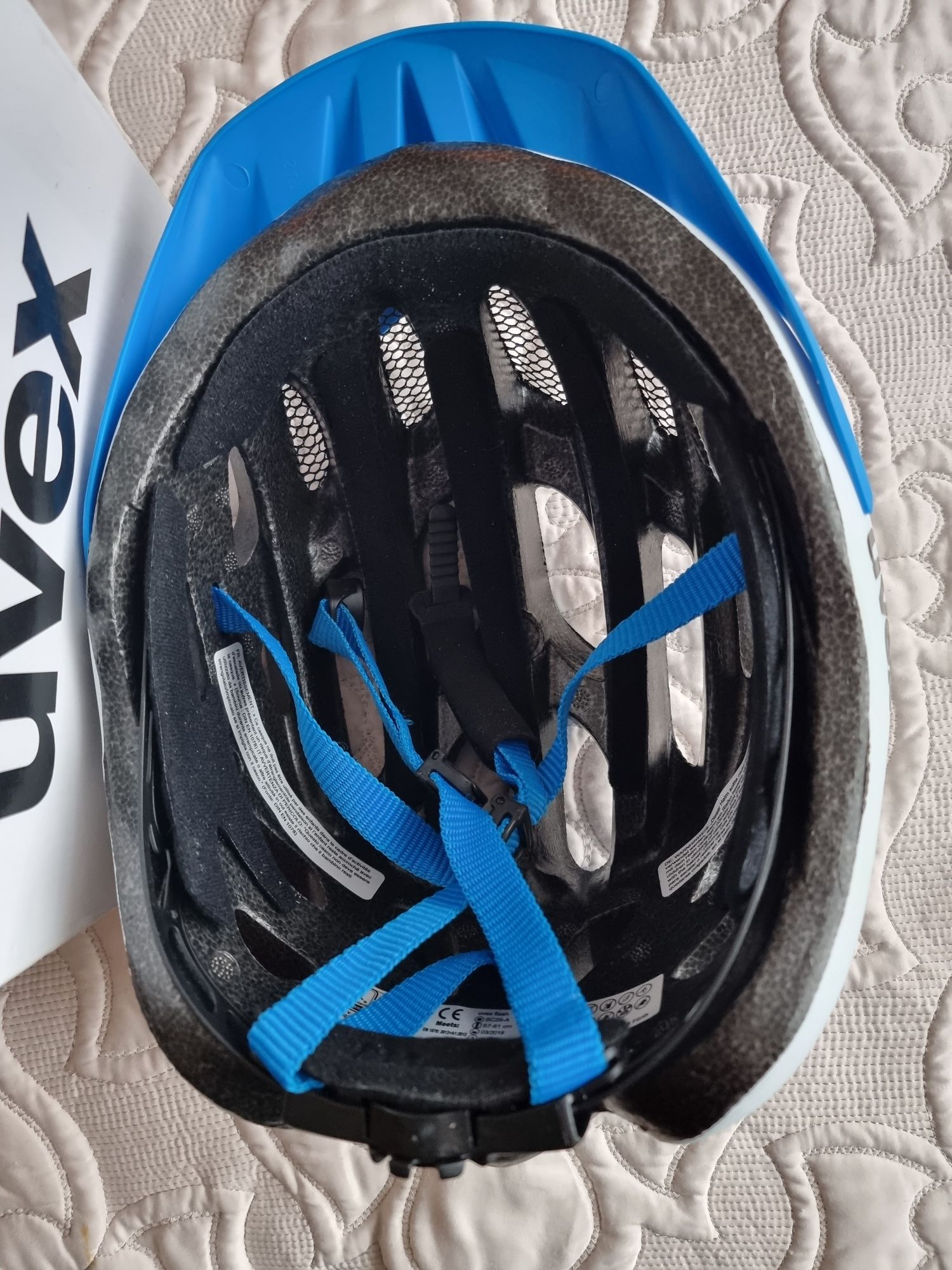 Kask rowerowy lub na hulajnogę firmy Uvex rozmiar 57-61
