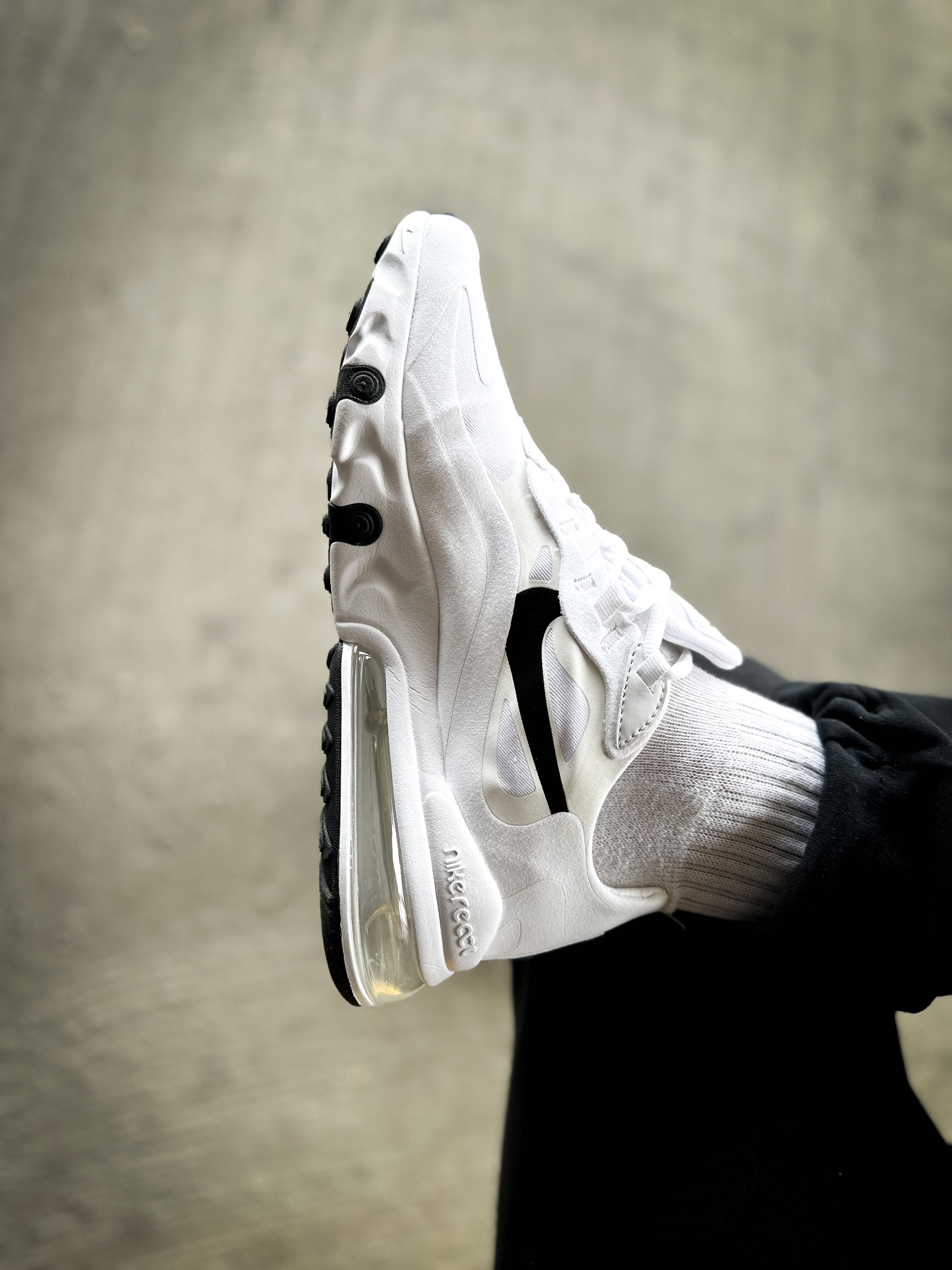 Мужские кроссовки Nike Air Max 270 React "White Black" Размеры 41-45