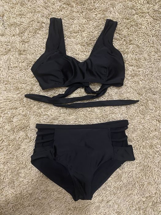 Роздільний купальник з високою посадкою