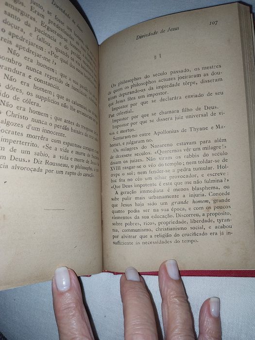 Divindade de Jesus e Tradição Apostólica é um texto de teor religioso.