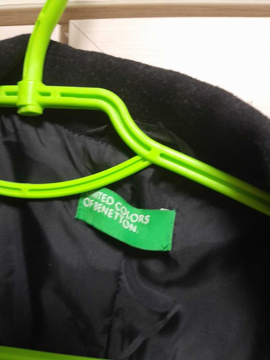 Полупальто чорного кольору