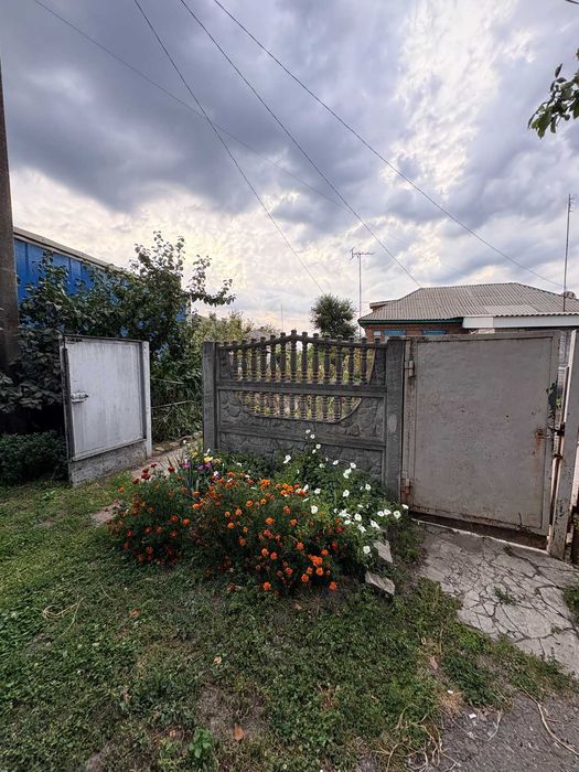 Продаж частини будинку .