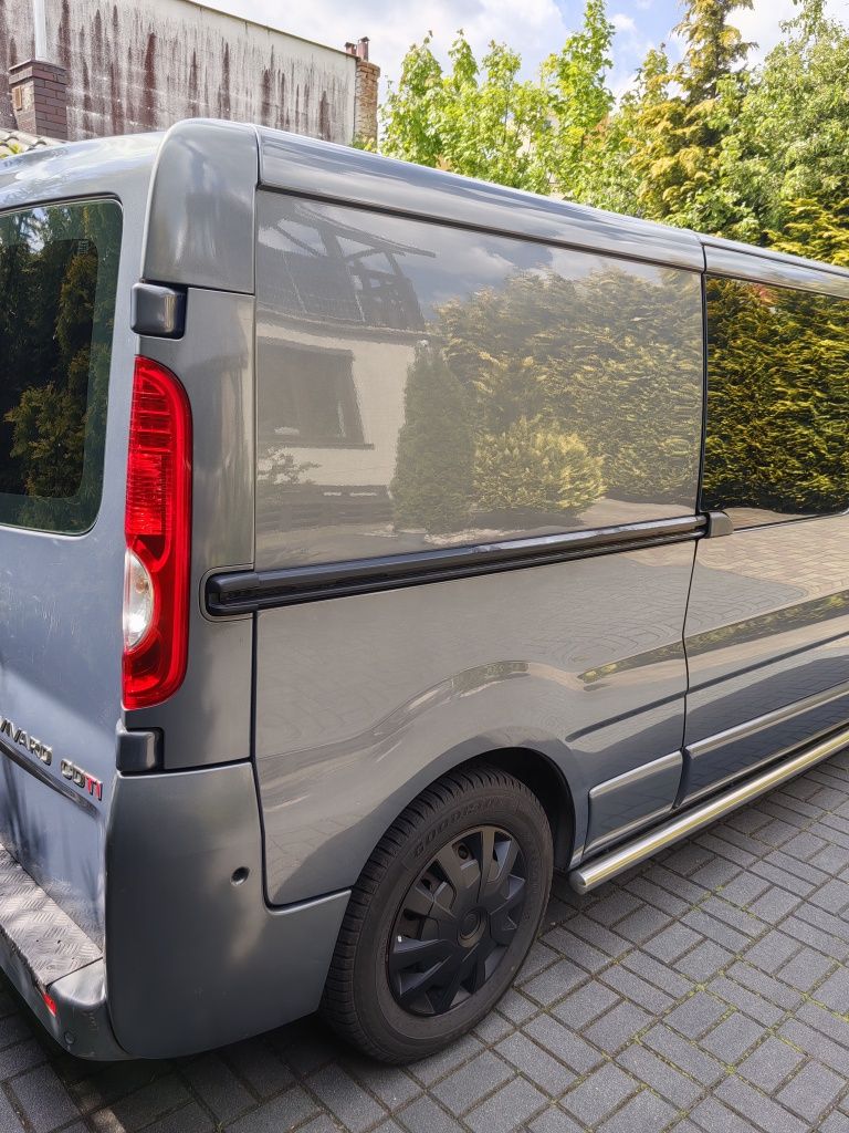 Opel Vivaro 6 osób