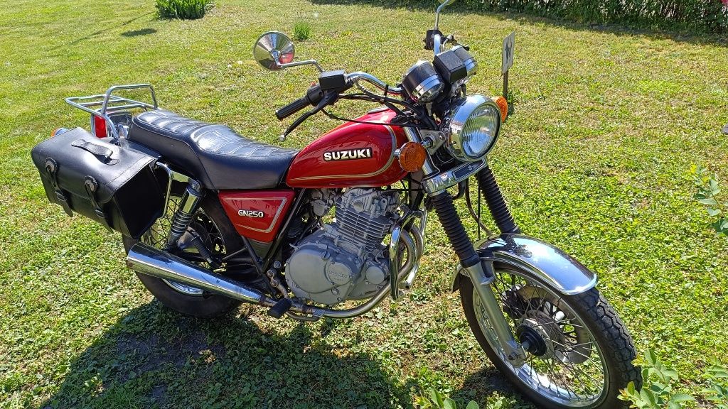 Motocykl Suzuki GN 250