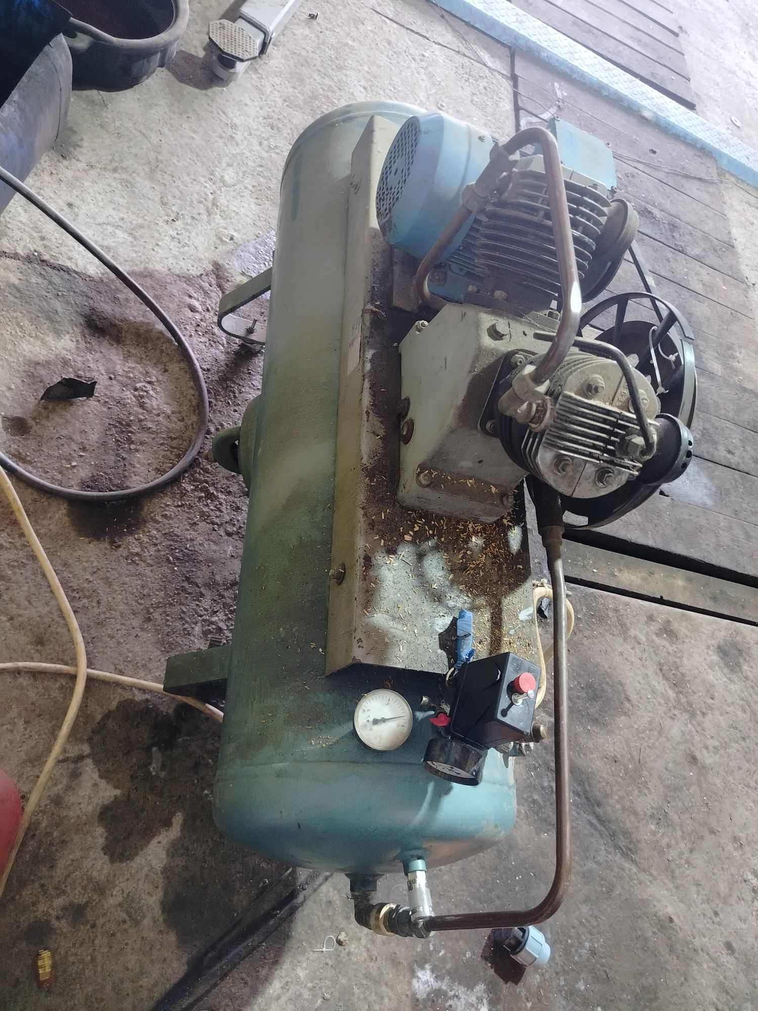 Kompresor z Niemiec 150 l sprawny