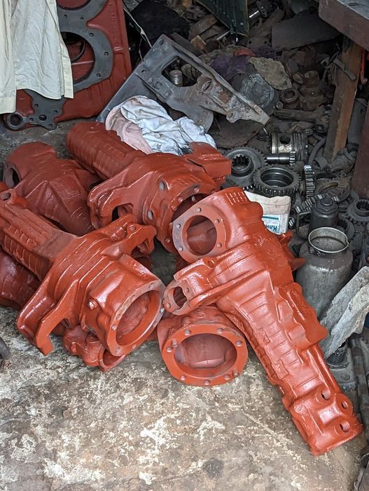 Передній міст МТЗ 82 балка МТЗ 82 крокодил 82  брус пальці втулки МТЗ