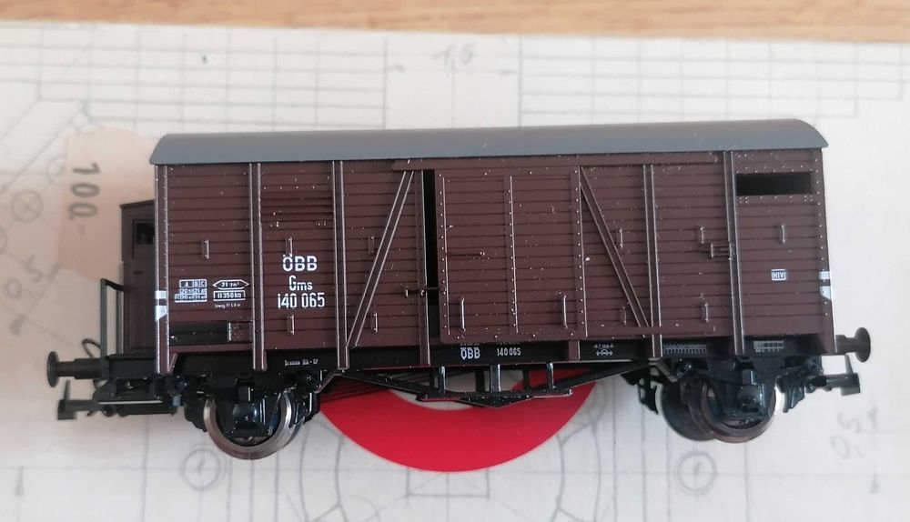 Wagon towarowy kryty Liliput pasuje do Piko