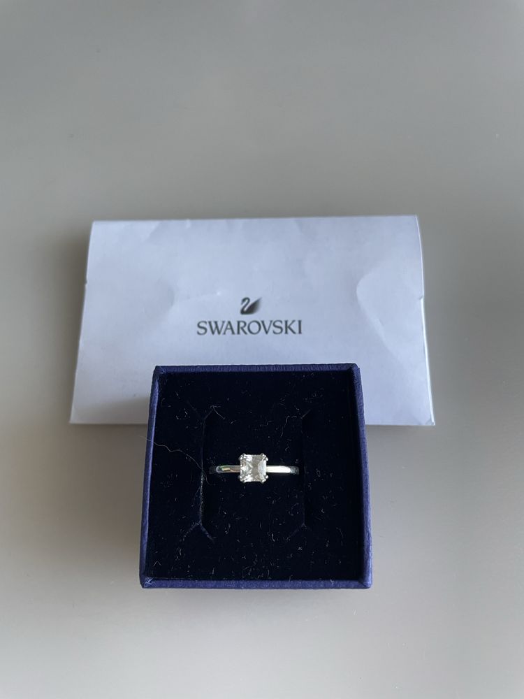 Anel solitário Swarovski