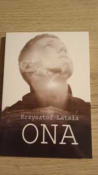 Książka powieść nowa Ona Krzysztof Latała