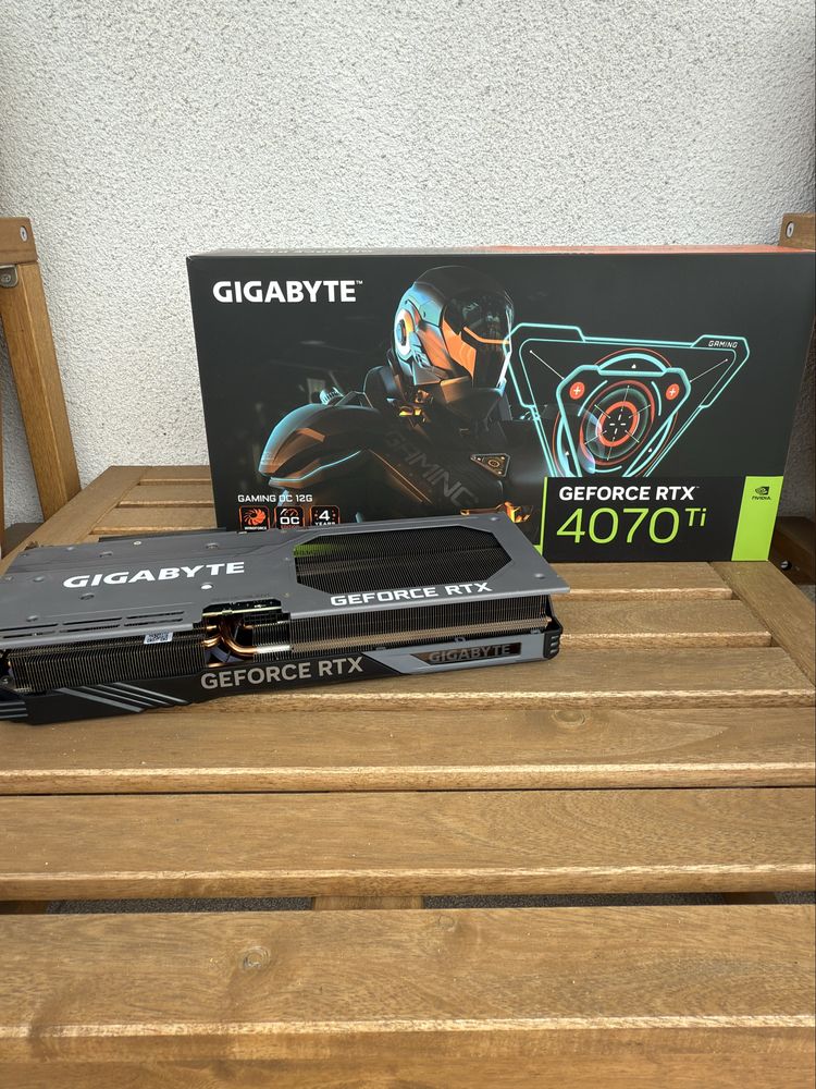 Placa Gráfica Gigabyte RTX 4070 Ti Gaming OC 12G