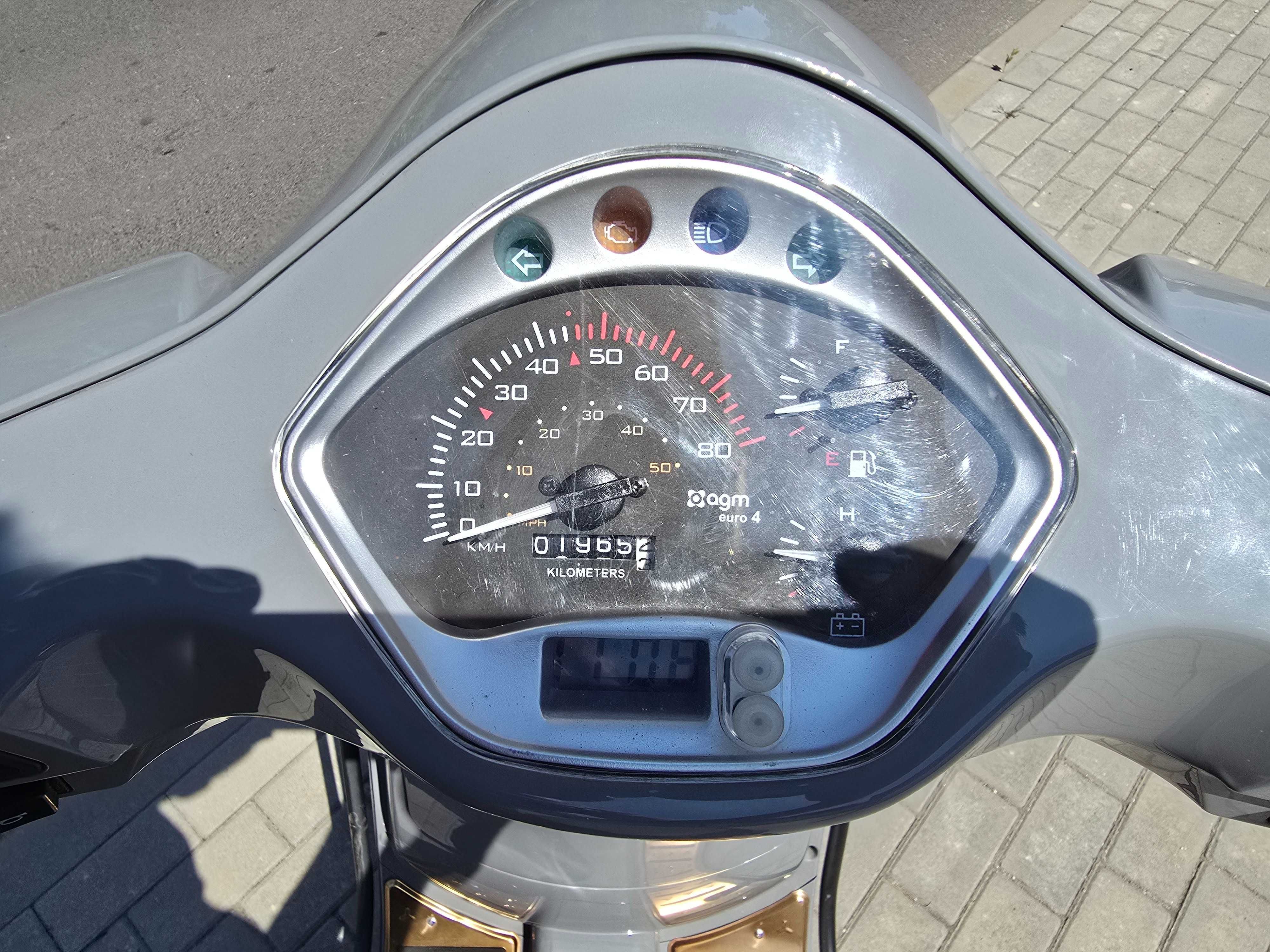 Skuter AGM VX 50 podobny do VESPA 4T mały przebieg 2 tys km