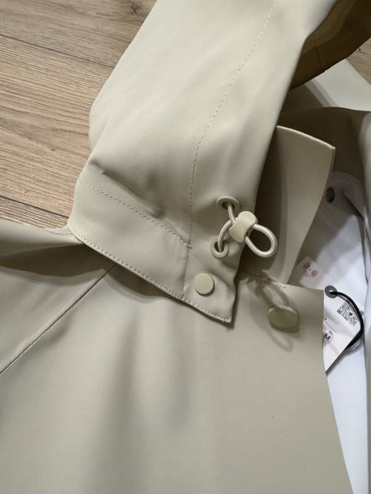 Дощовик Zara новий