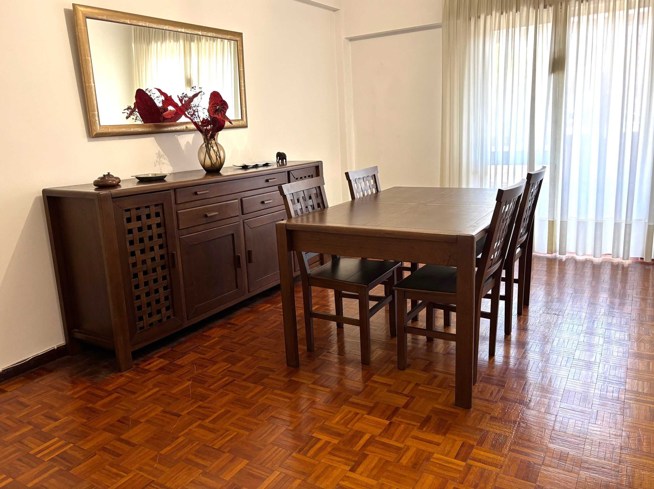 conjunto de mesa e aparador de sala