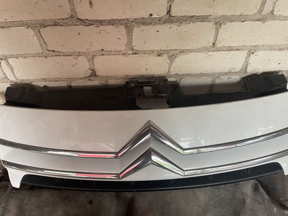 Решітка радіатора Jumpy scudo expert