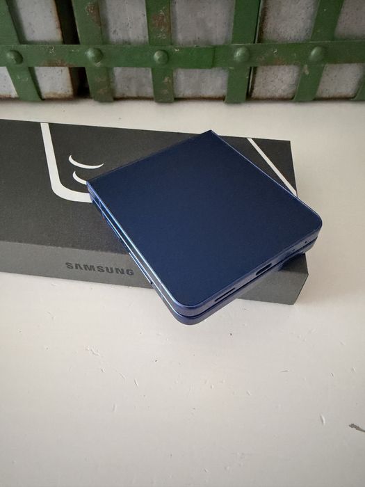 Samsung Galaxy Z Flip 7/ 512GB