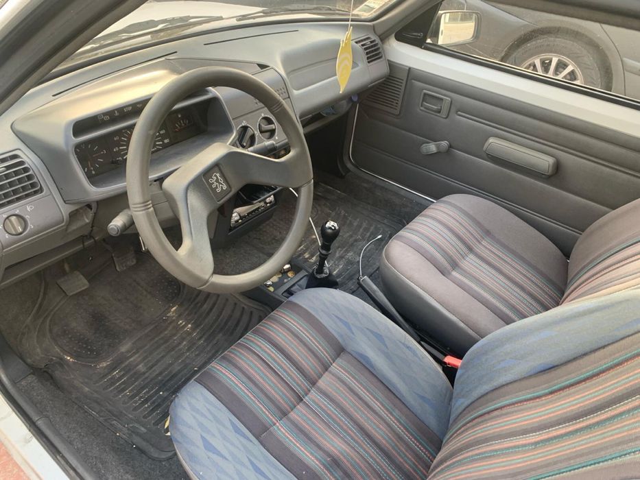 Peugeot 205 XAD c/ Direção Assistida e 160 mil kms