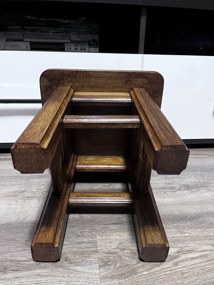 Табуретка маленька 550 грн
