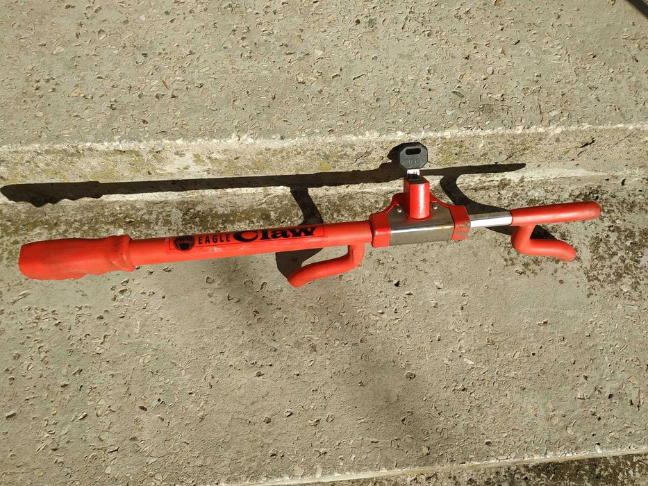 Протиугінний механічний замок блокіратор на кермо і педаль