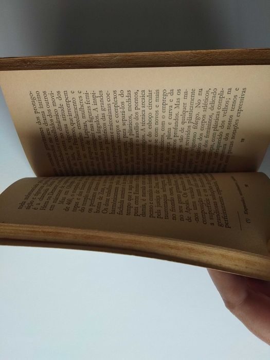 A Escultura Grega - Giovanni Beccati - Arcádia (1965) - livros de arte