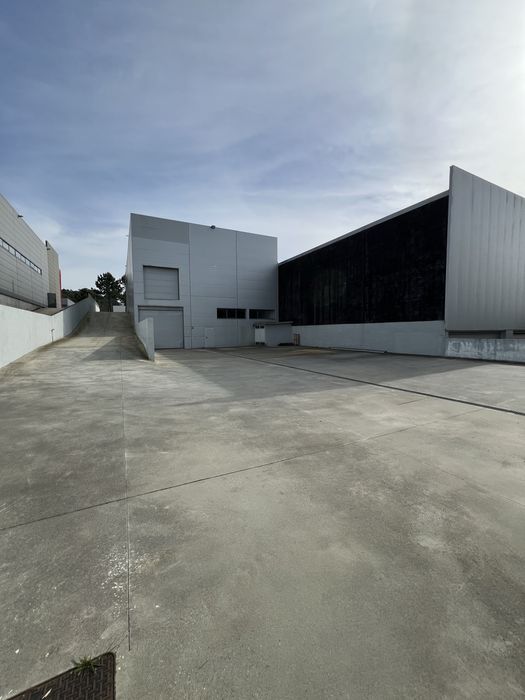 Pavilhão com 700m2