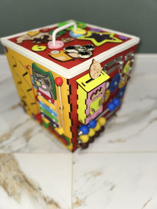 Бізікуб бізідошка бізіборд бізікубик розвиваючі іграшки