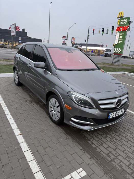 Mercedes-Bens B250e.