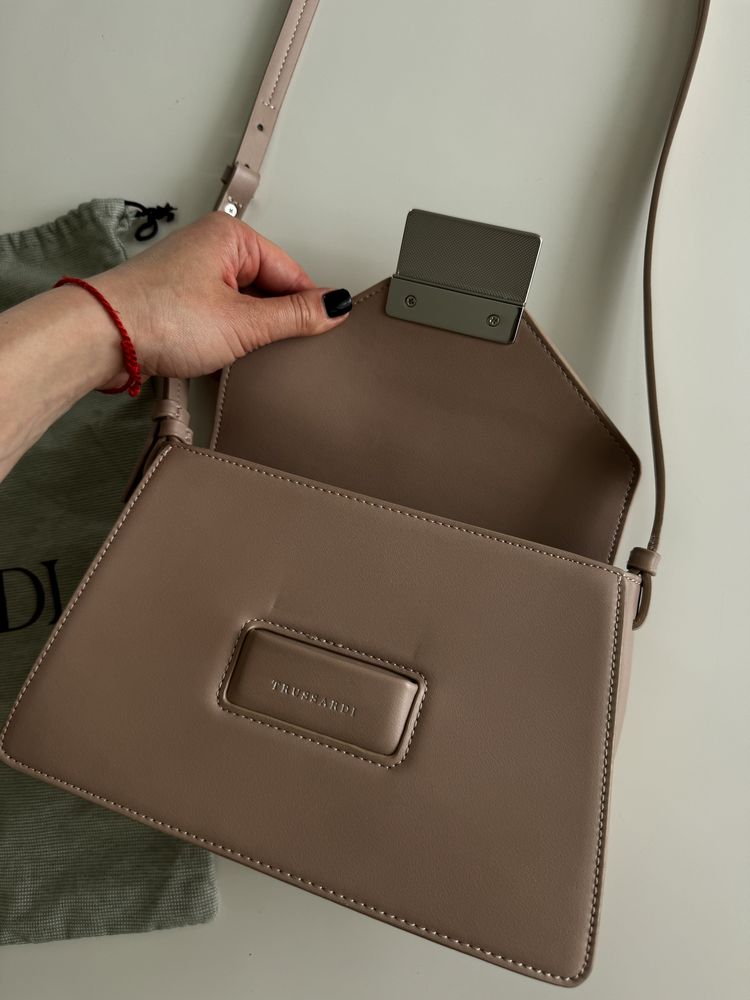 Сумка Trussardi бежевая