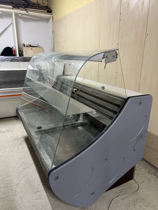 Холодильная витрина