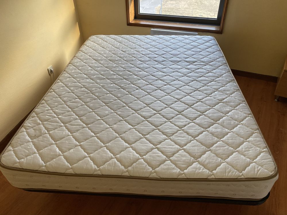 Cama ( colchao + suporte)