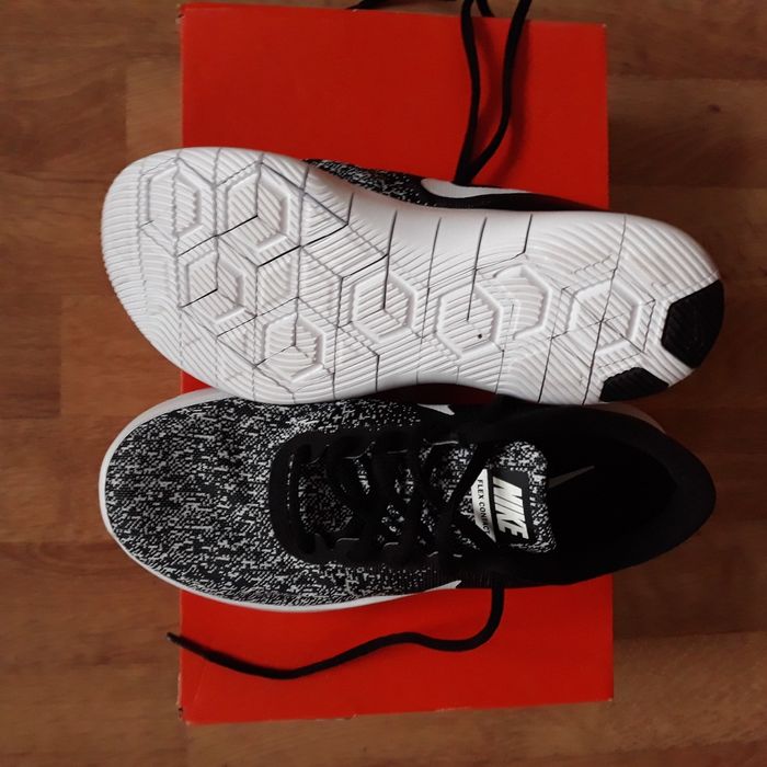 Нові кросівки Nike р.37