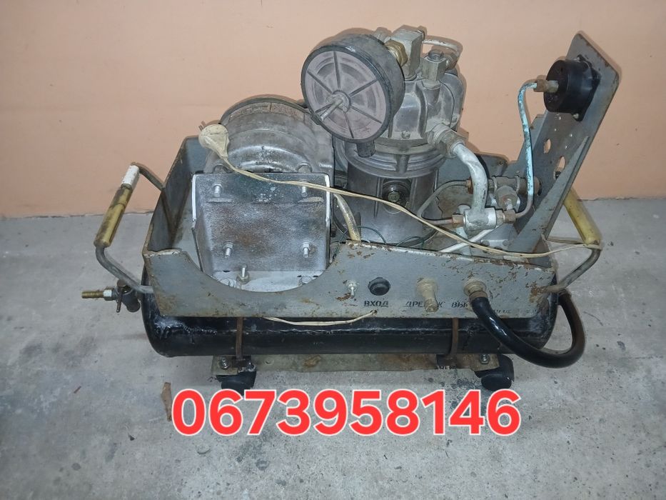 Продам  компресор 220в