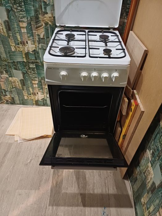Продам газовую плиту MILANO