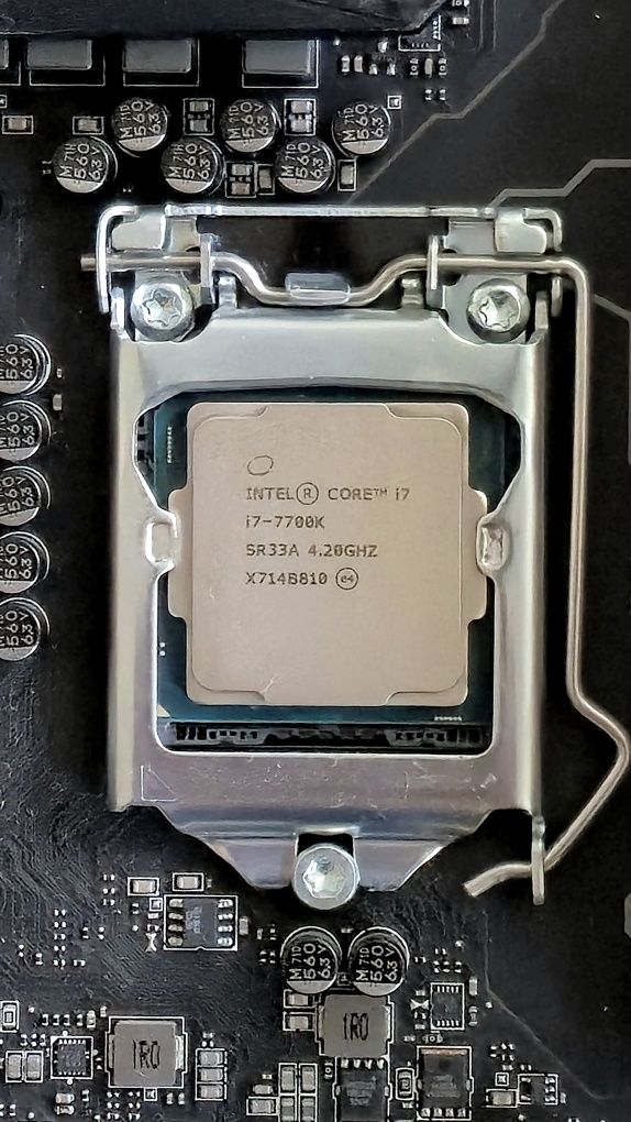 Conjunto: i7-7700K + Z270 + 32GB RAM DDR4