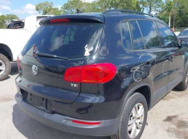 Volkswagen Tiguan  кришка багажника ліхтарі дзеркала двері 16-20р.