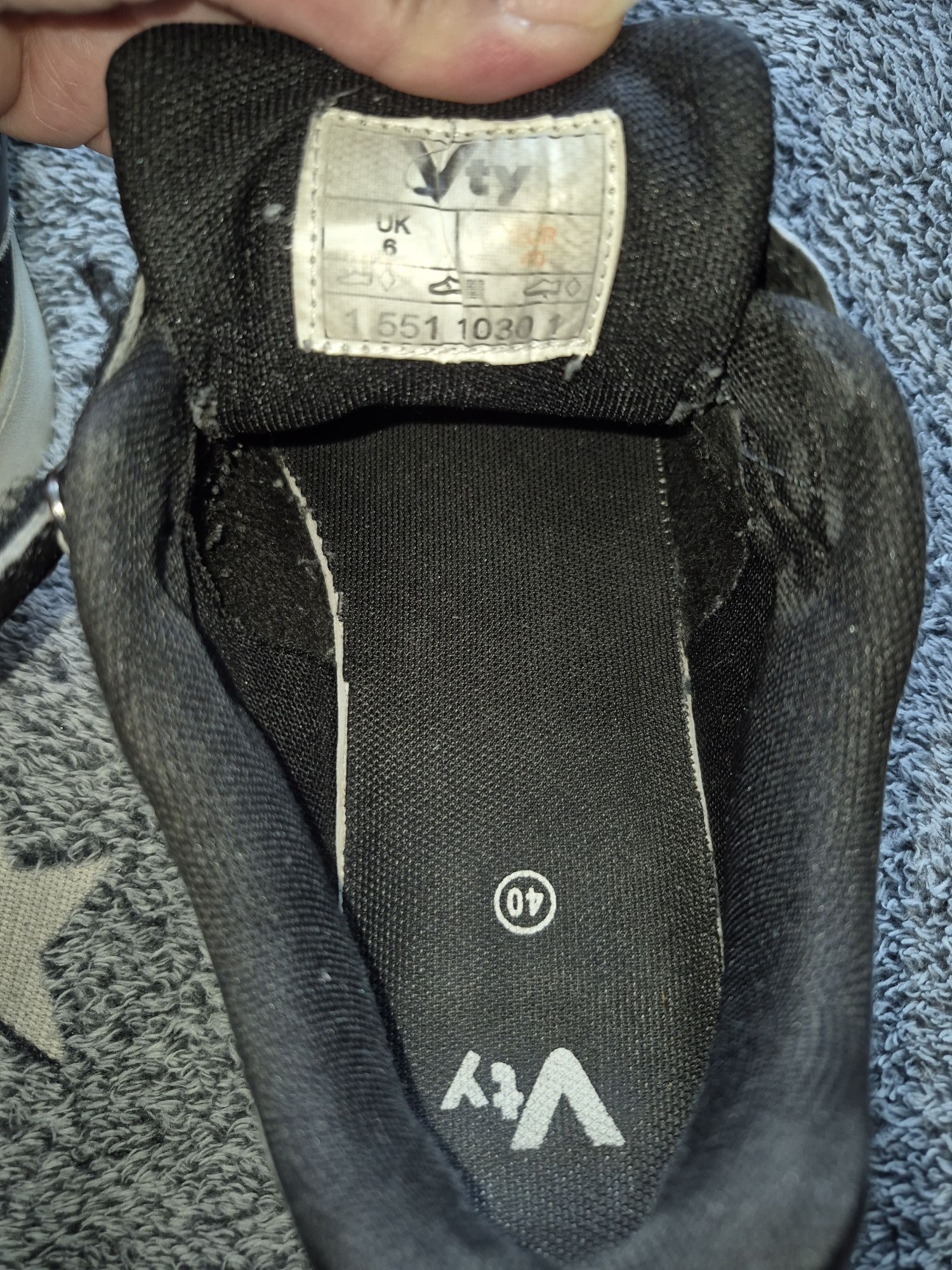 Buty sportowe Vty na rzep r 40 wkł 26 cm