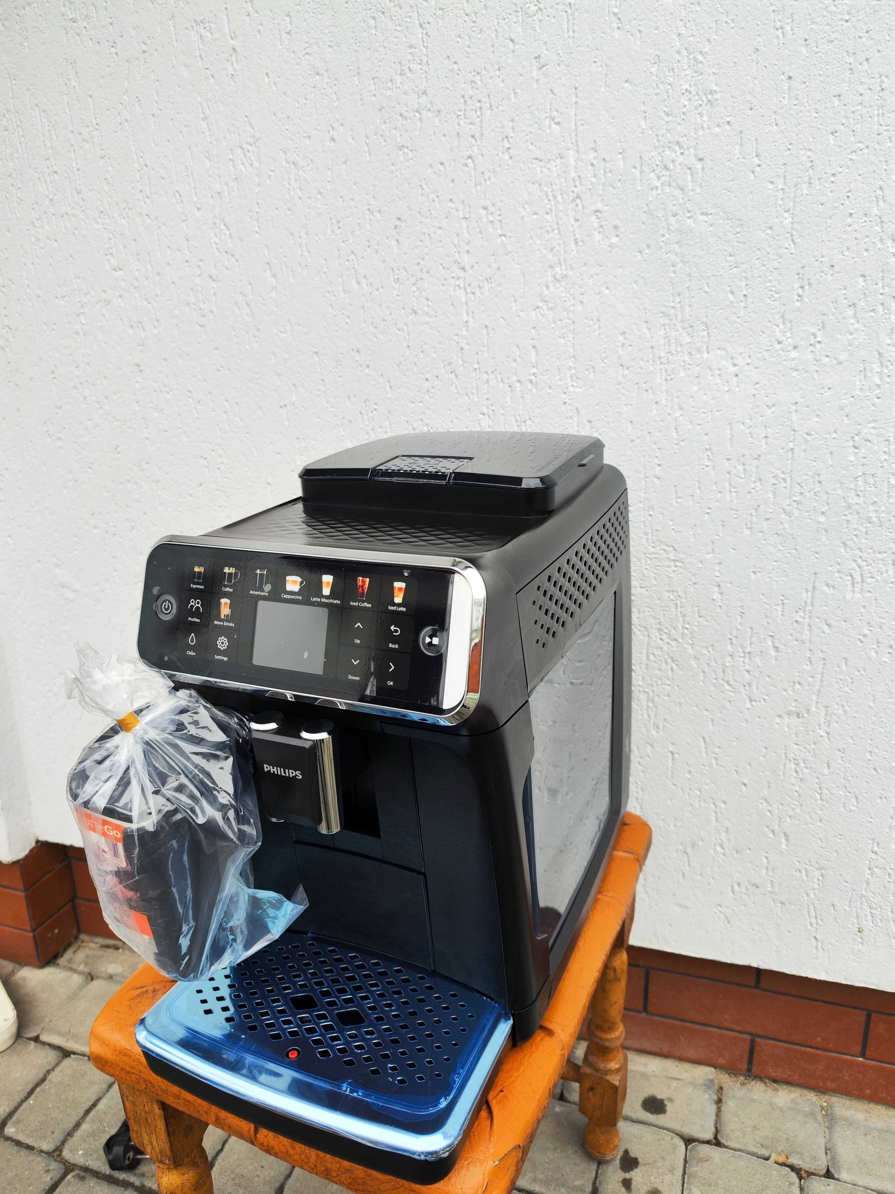 Кавомашина кофемашина Philips Series 5500 Lattego