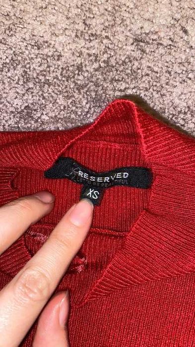 Czerwony sweter z golfem reserved xs