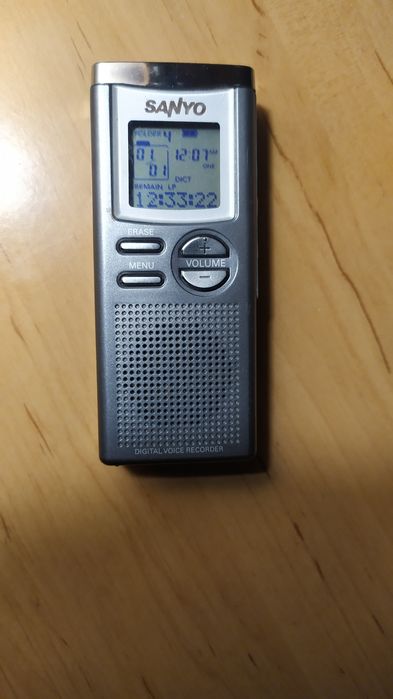 Продам цифровой диктофон SANYO