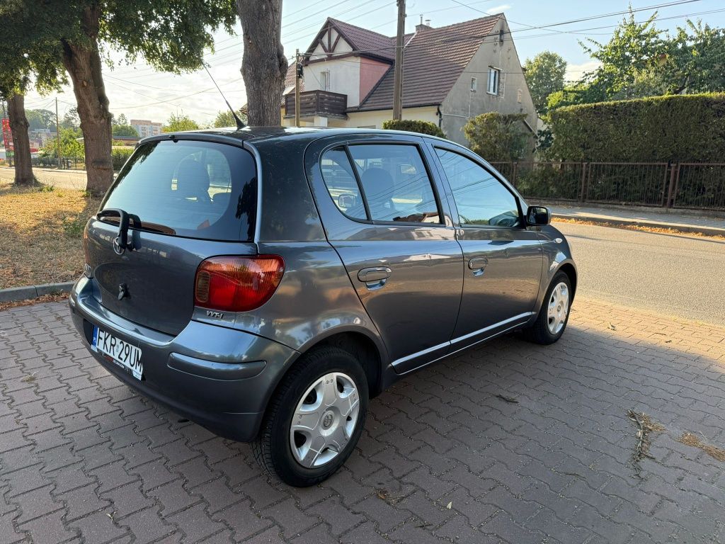 Toyota  Yaris zadbana.